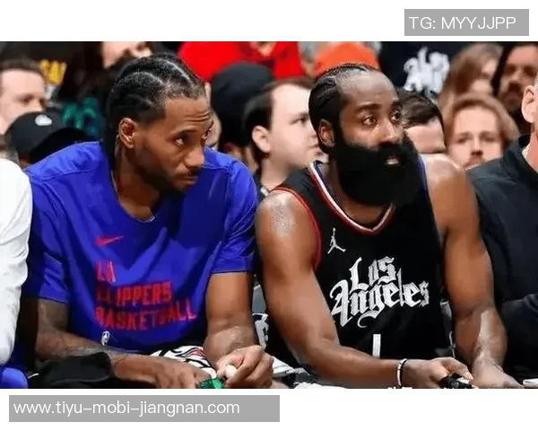 帕金斯揭秘詹姆斯对哈登的影响与竞争态度的背后故事 帕金斯揭秘詹姆斯对哈登的影响与竞争态度的背后故事