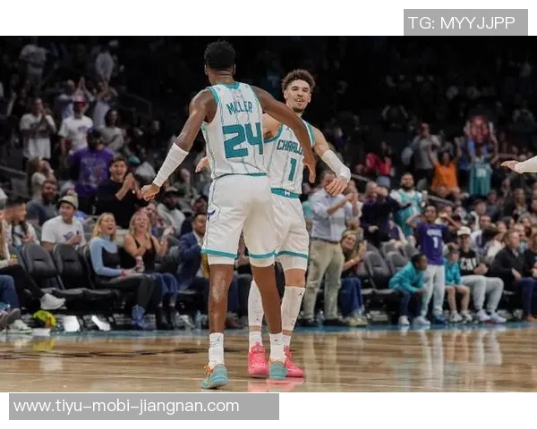 黄蜂主帅强调三球培养赢球习惯期待其防守传球激励全队表现 黄蜂主帅强调三球培养赢球习惯期待其防守传球激励全队表现