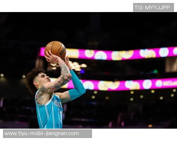 阿里纳斯谈黄蜂未来:鲍尔的票房价值远超球队成绩 阿里纳斯谈黄蜂未来:鲍尔的票房价值远超球队成绩