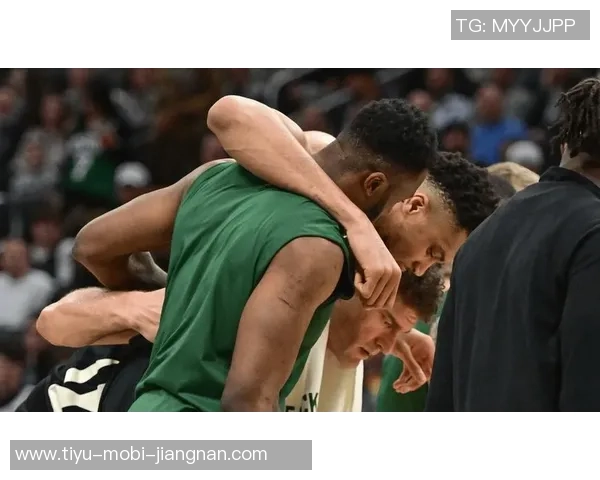 里弗斯透露字母哥第一节受伤情况赛后称其当时已感到不适 里弗斯透露字母哥第一节受伤情况赛后称其当时已感到不适